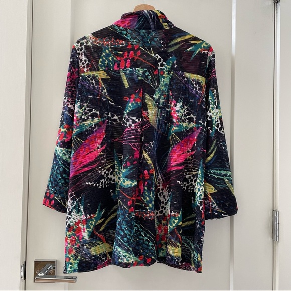 Ali Miles Abstract Print 3/4 Sleeve Button-Front Perforated Blouse Size M - Picture 2 of 7